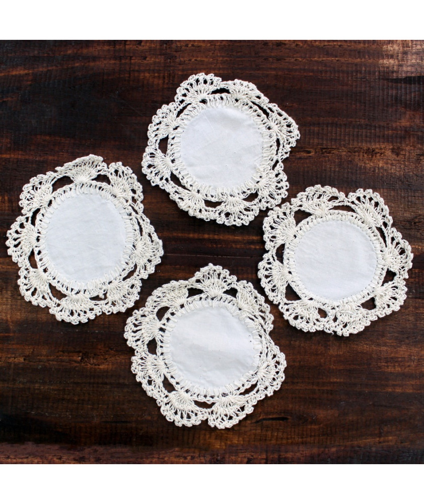 Conjunto de 4 bases para copos  em algodão